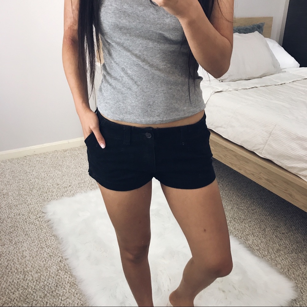 NWT - Hollister - Black Chino Shorts - Picture 2 of 4